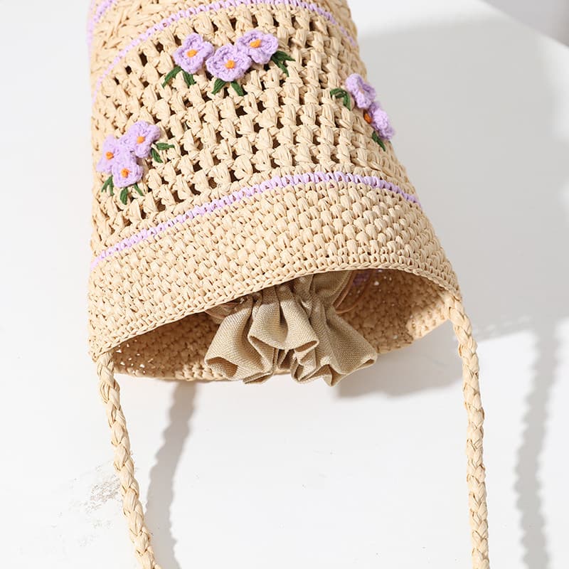 花刺繍入り円筒型カゴバッグ