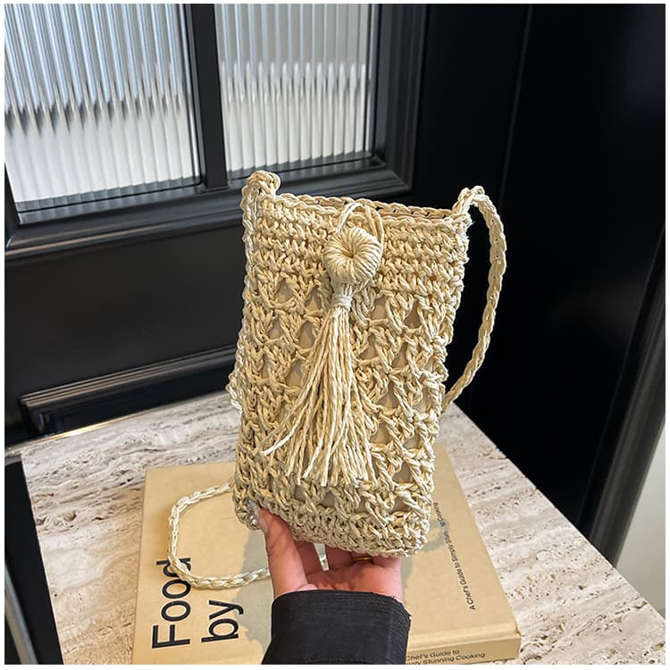 カゴバッグ 麻紐編み手作りタッセル付きミニショルダー