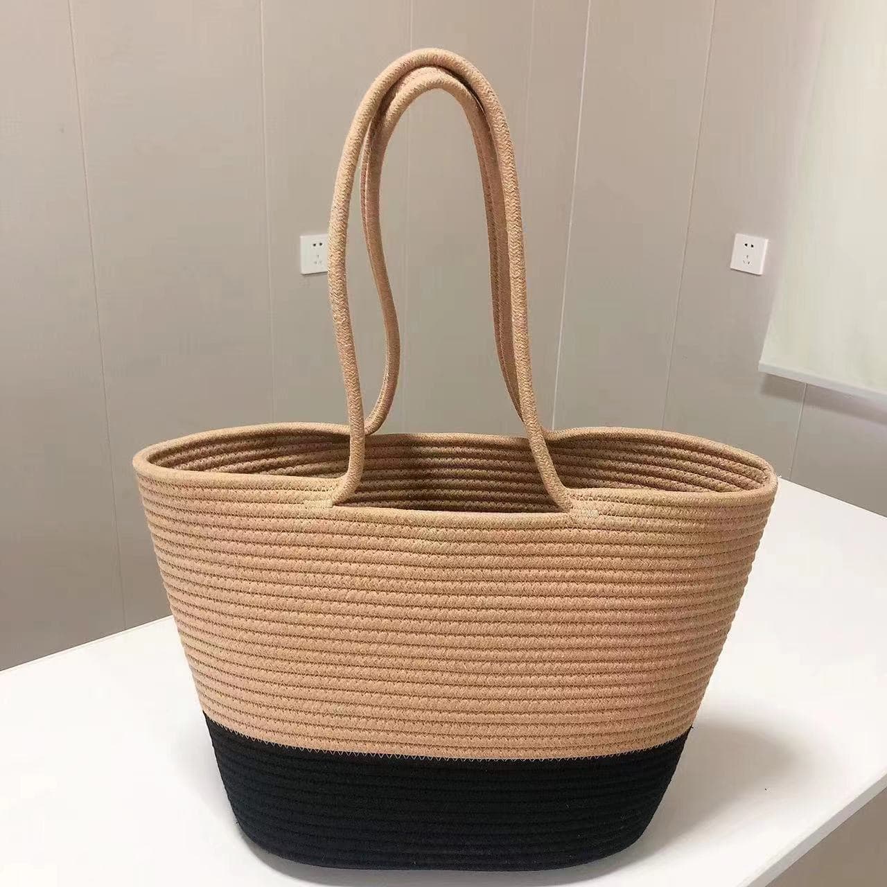 夏の涼やか編み込みカゴバッグ