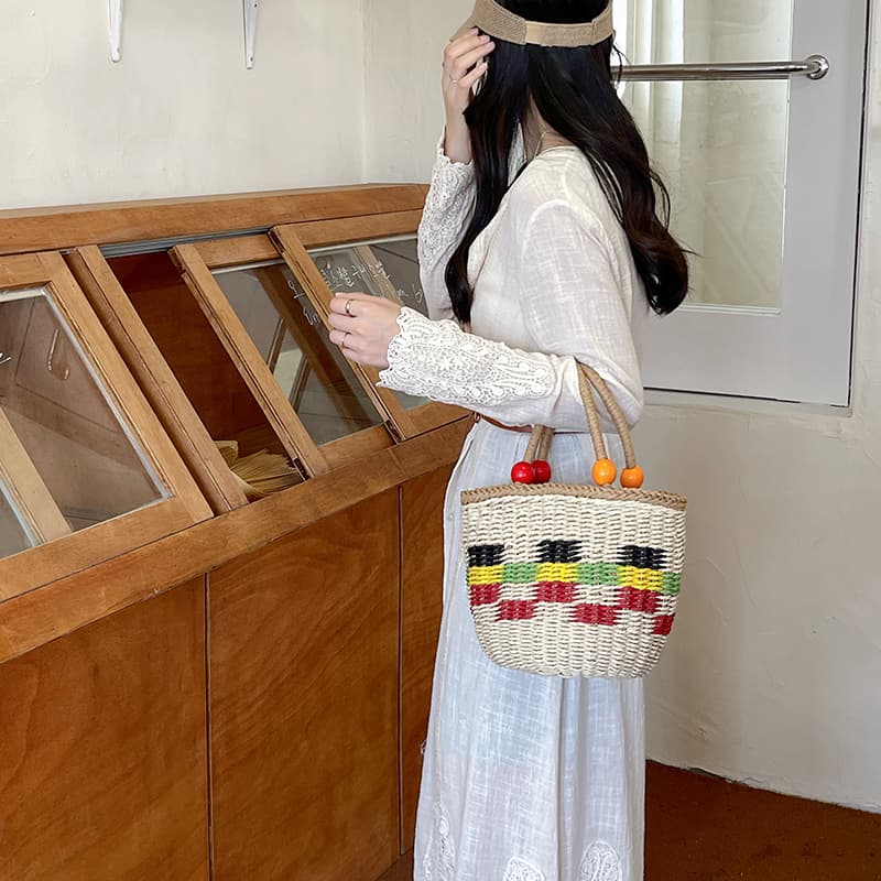 カゴバッグ 彩り編み込み カラフルボール付き かごバッグ