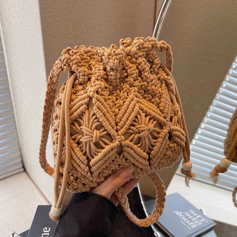 カゴバッグ 手編み模様の巾着ショルダーバッグ