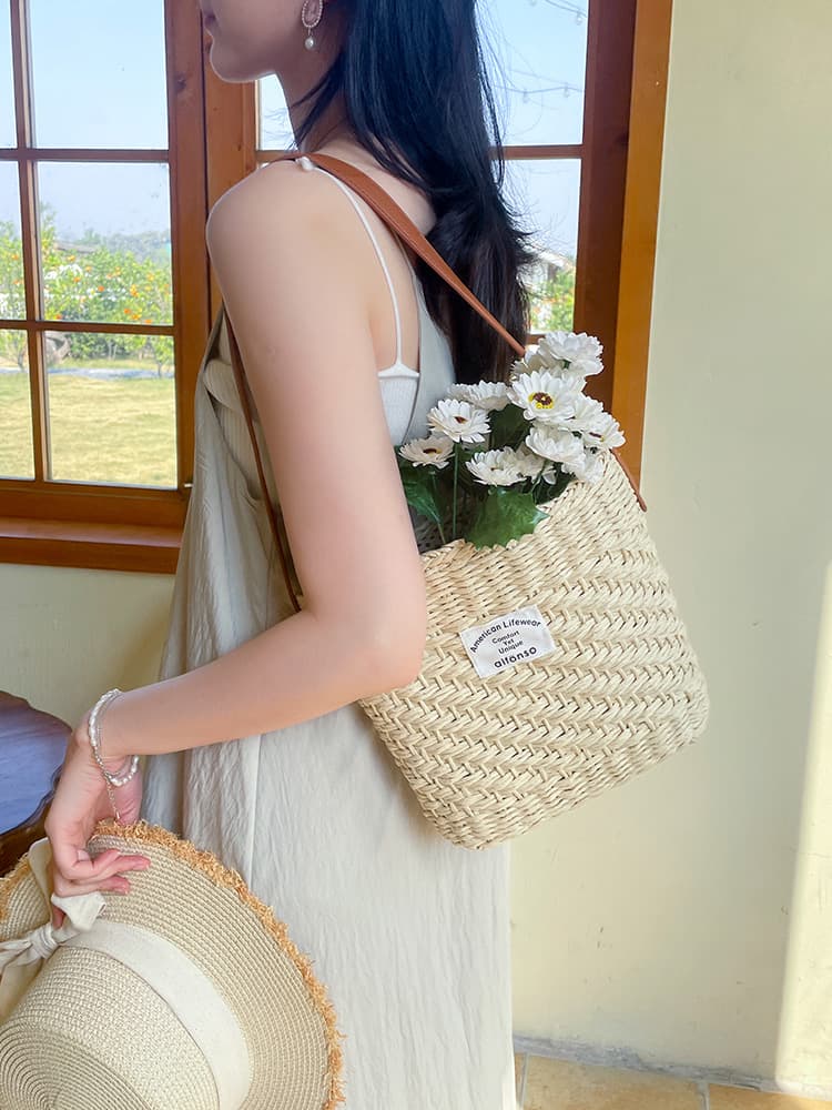 カゴバッグ 優美な手編みナチュラルショルダー
