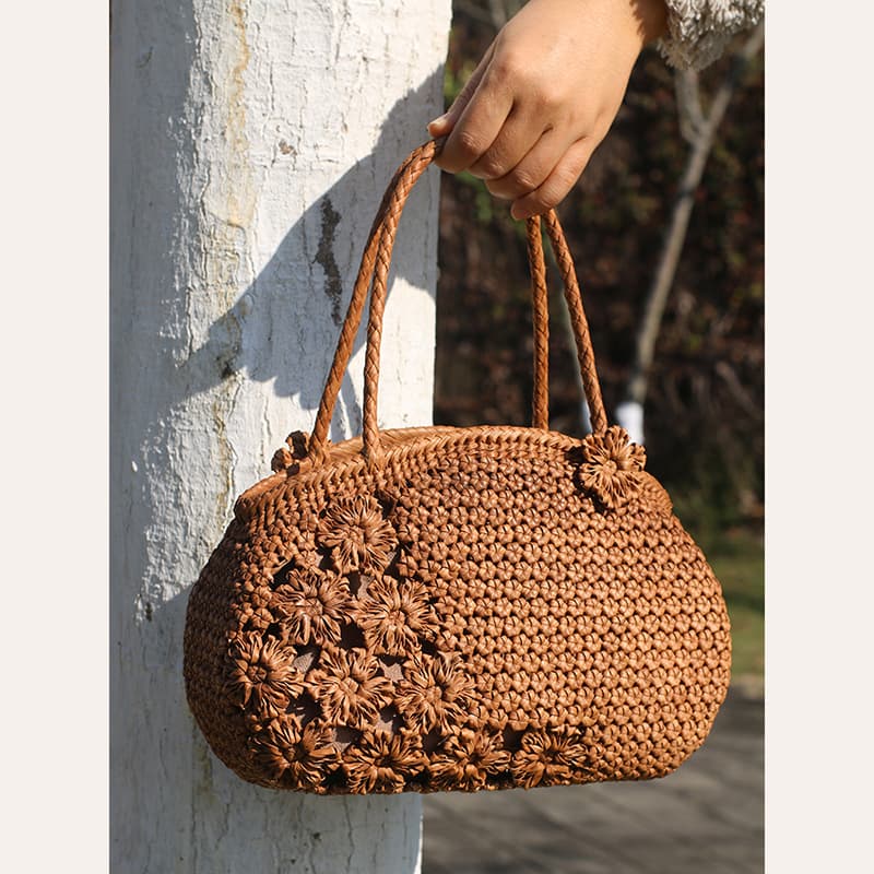 カゴバッグ 花飾り付き手編みボール型かごバッグ