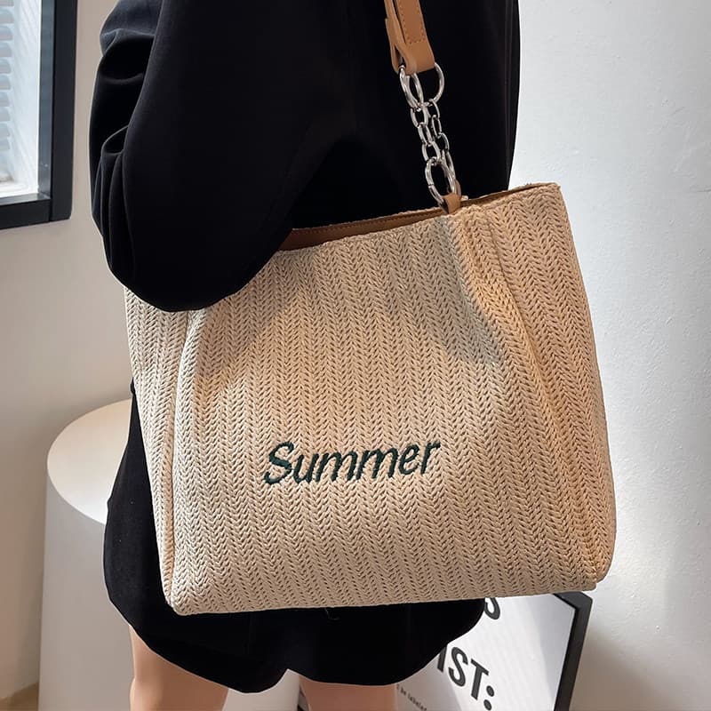カゴバッグ 編み込みデザイン刺繍入り大容量トート鞄