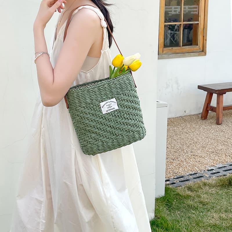 カゴバッグ 優美な手編みナチュラルショルダー