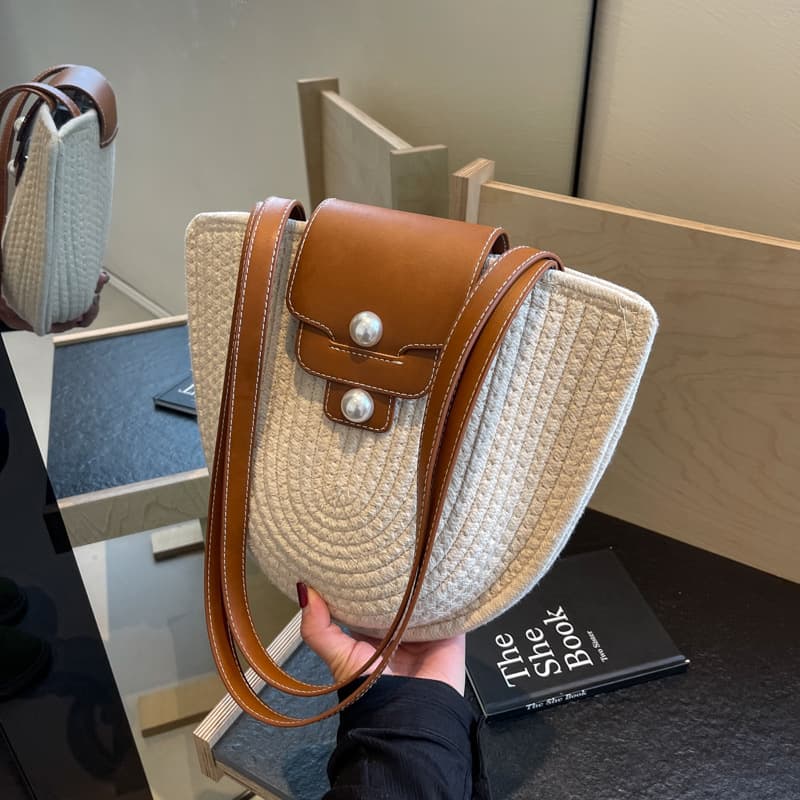 カゴバッグ 半円型 パール留め 編みかごショルダーバッグ