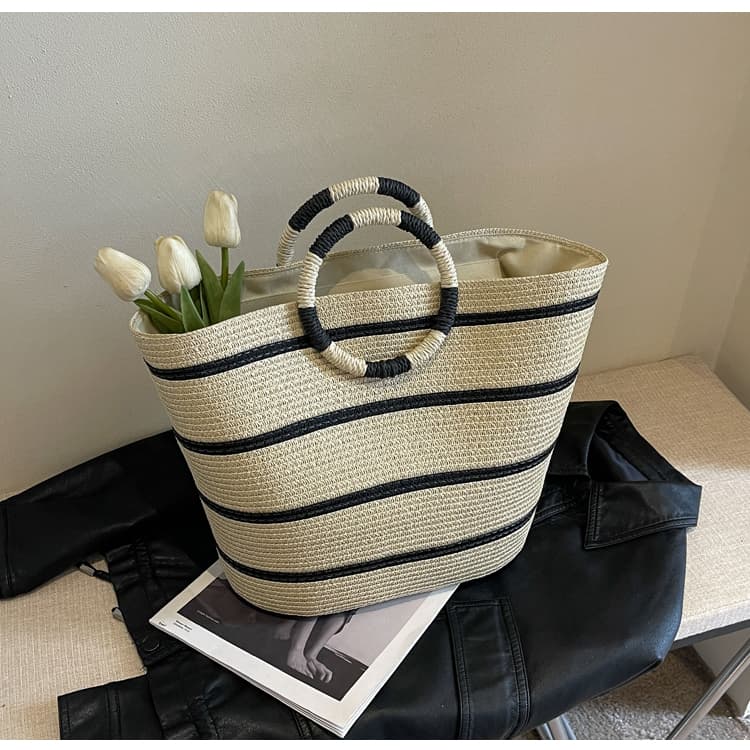 カゴバッグ ストライプ模様の上品リゾートバッグ