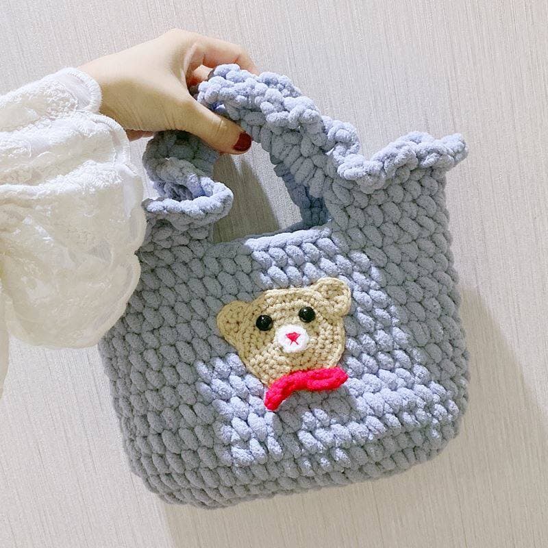 カゴバッグ くま刺繍入りもこもこ編み込みカゴバッグ