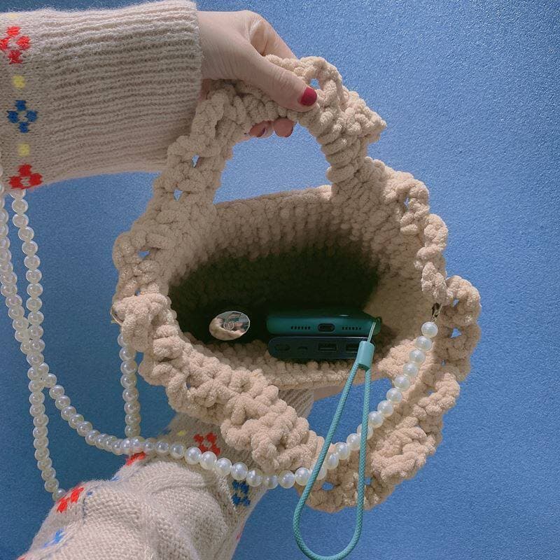 カゴバッグ くま刺繍入りもこもこ編み込みカゴバッグ