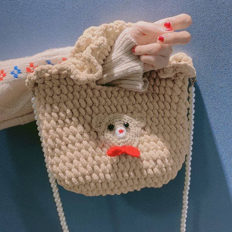 カゴバッグ くま刺繍入りもこもこ編み込みカゴバッグ